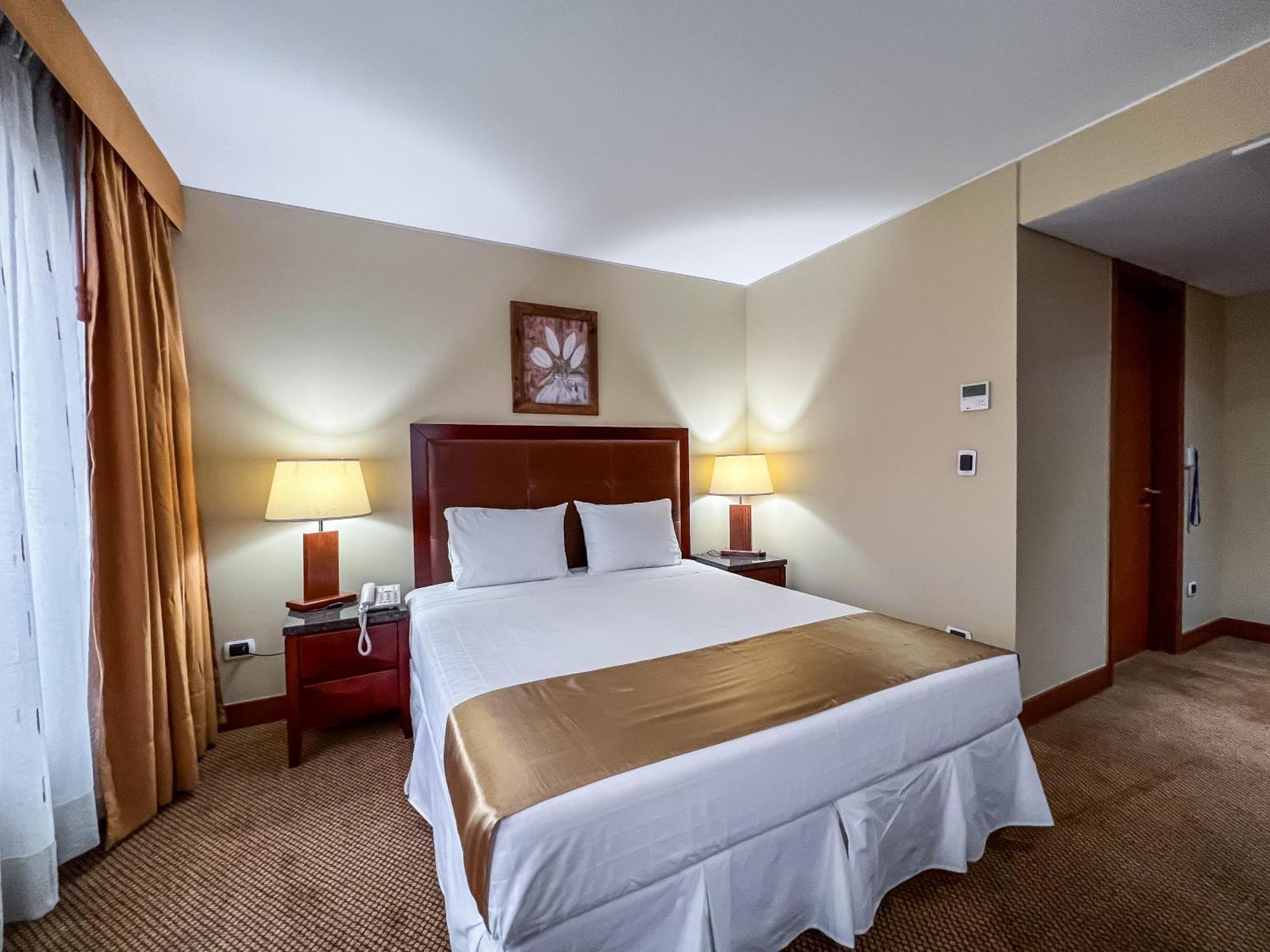Stanford Hotel 4*